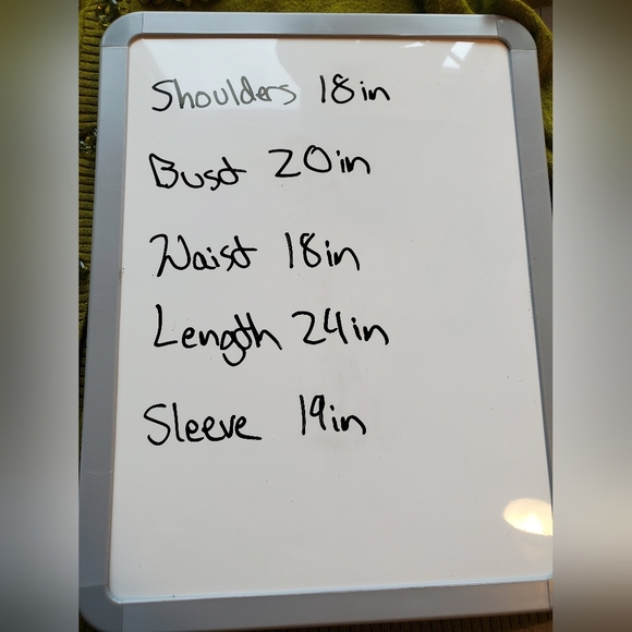 Women's Green Sweater - Picture 10 of 10